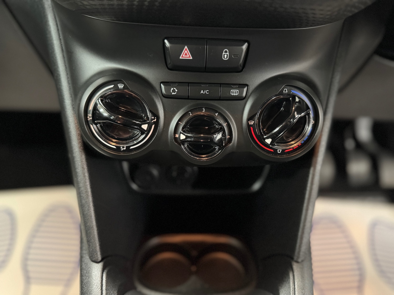 Used Peugeot 208 2015 for sale - 76446129: Photo 10