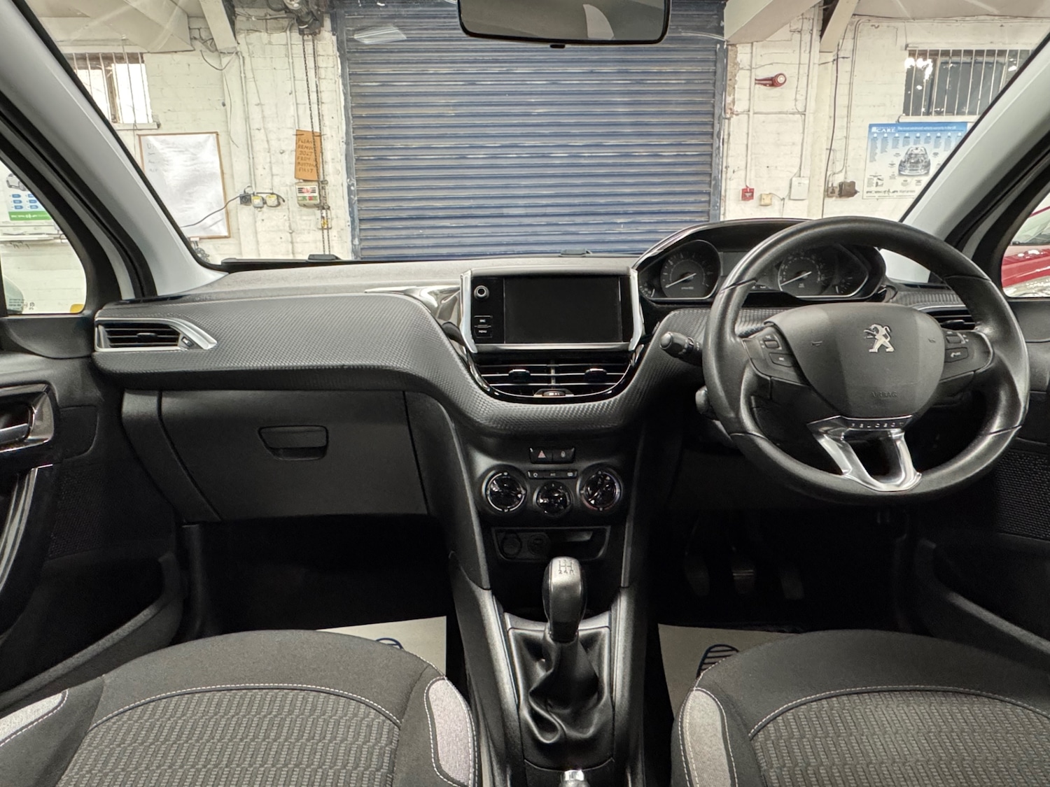 Used Peugeot 208 2015 for sale - 76446129: Photo 12