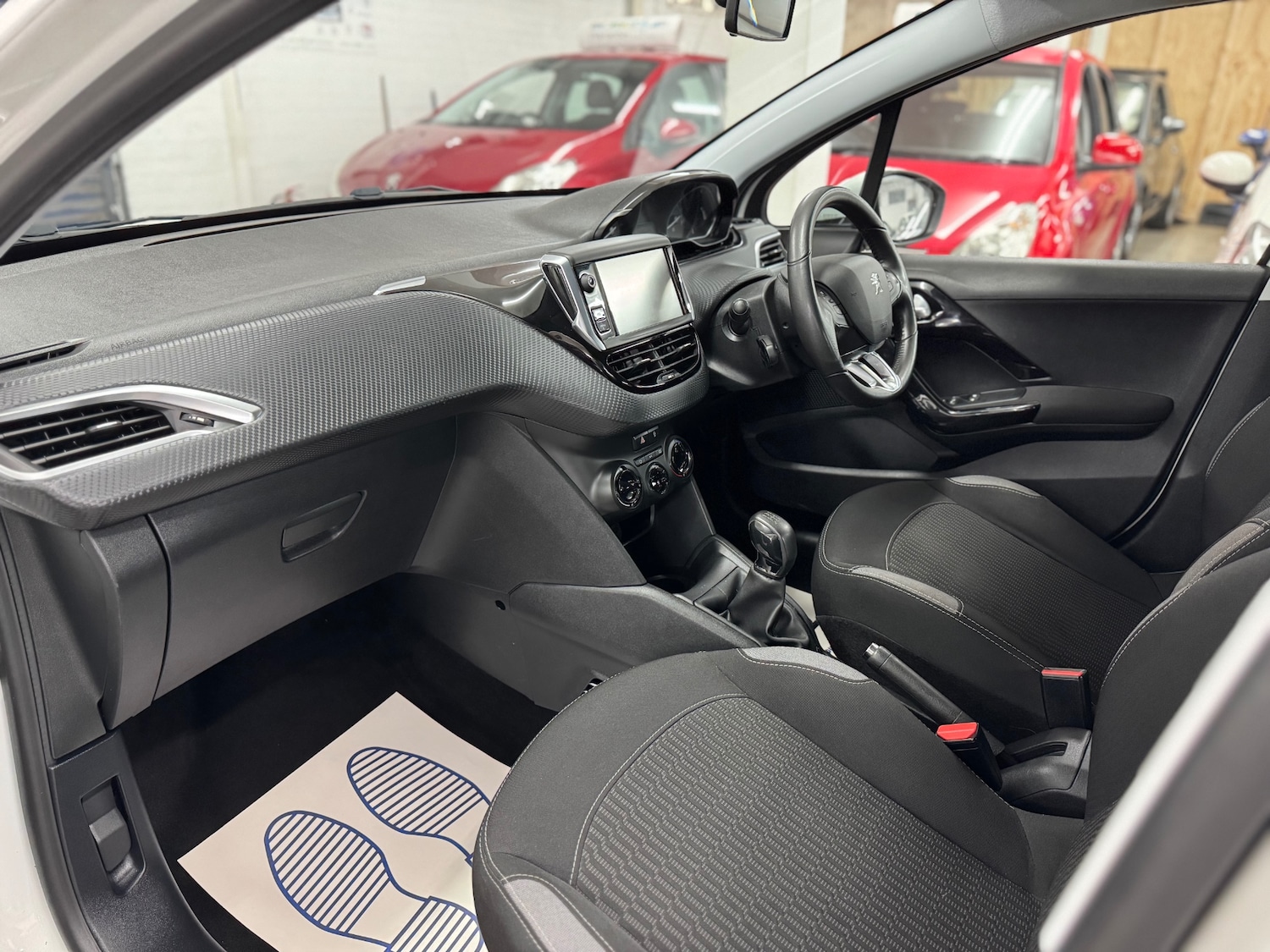 Used Peugeot 208 2015 for sale - 76446129: Photo 14