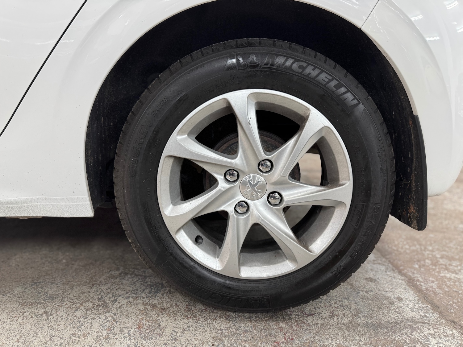 Used Peugeot 208 2015 for sale - 76446129: Photo 26