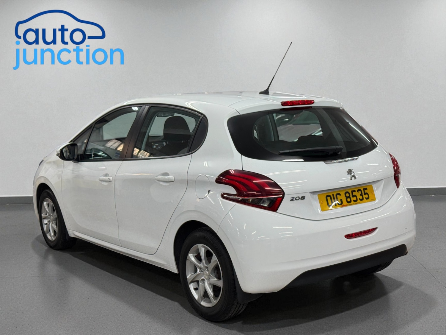 Used Peugeot 208 2015 for sale - 76446129: Photo 5