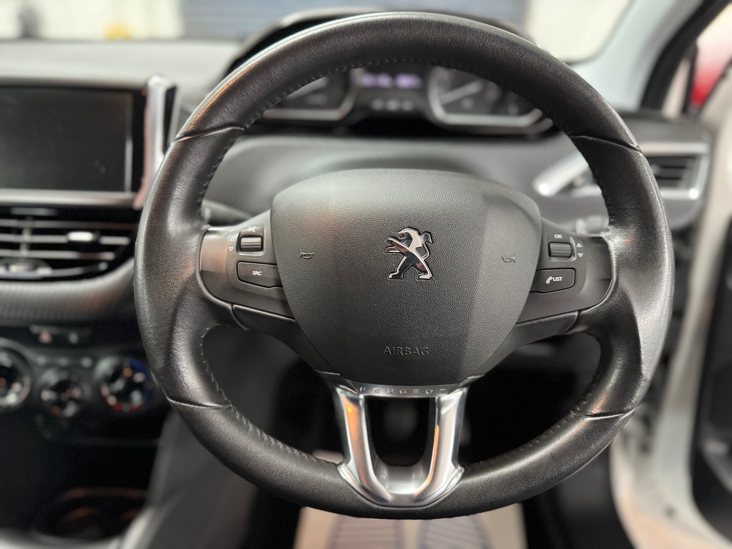 Used Peugeot 208 2015 for sale - 76446129: Photo 8