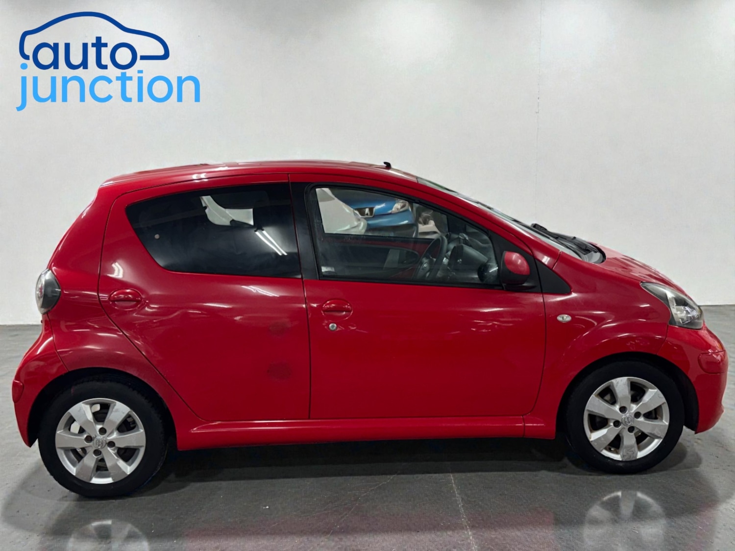 Used Toyota AYGO 2011 for sale - 77284054: Photo 5