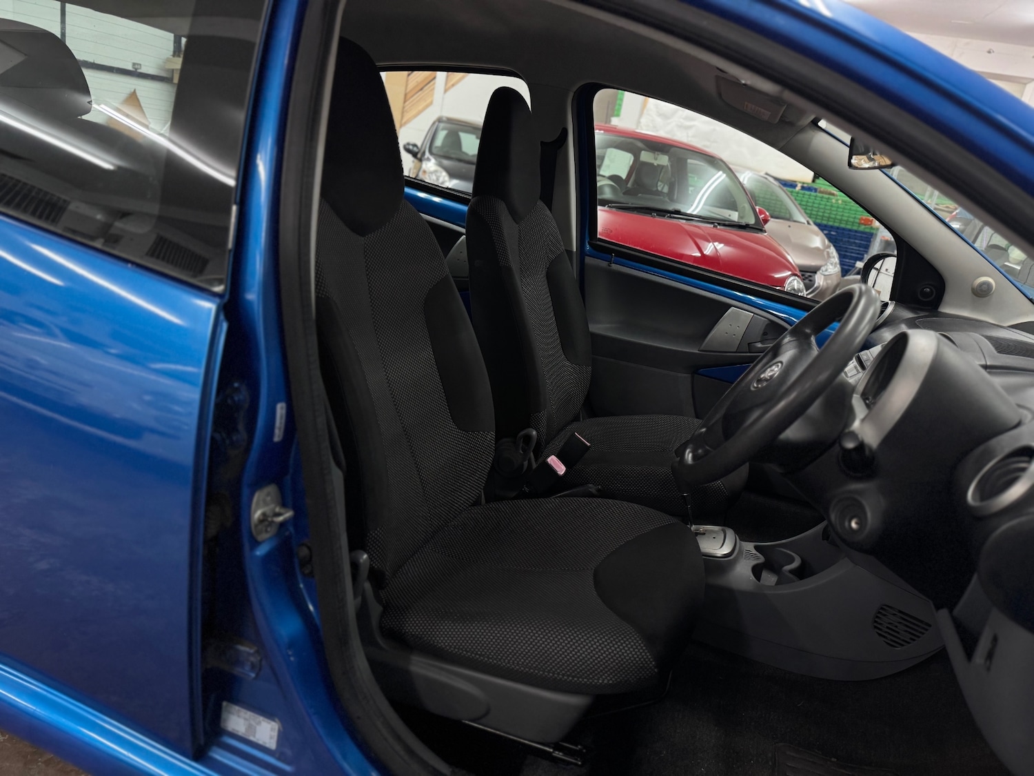 Used Toyota AYGO 2010 for sale - 76166278: Photo 10