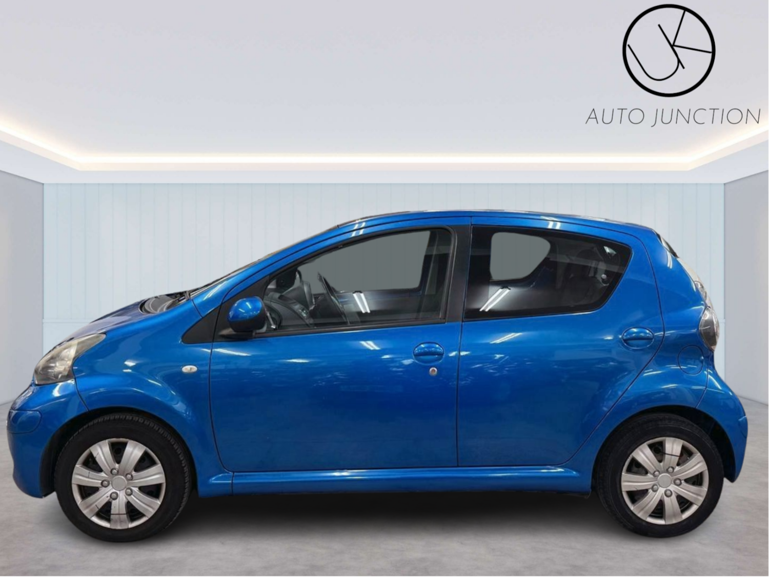 Used Toyota AYGO 2010 for sale - 76166278: Photo 5