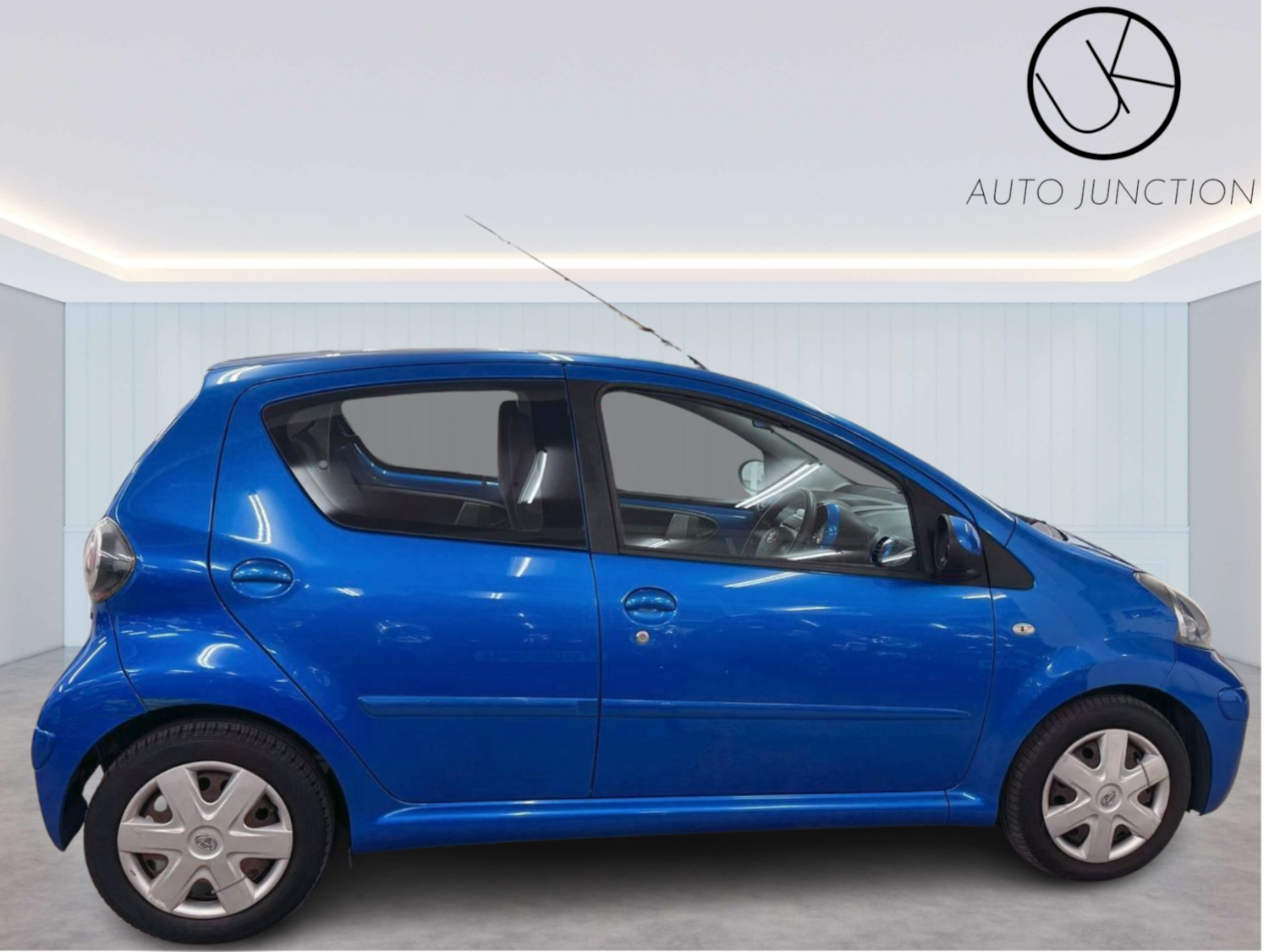 Used Toyota AYGO 2010 for sale - 76166278: Photo 6