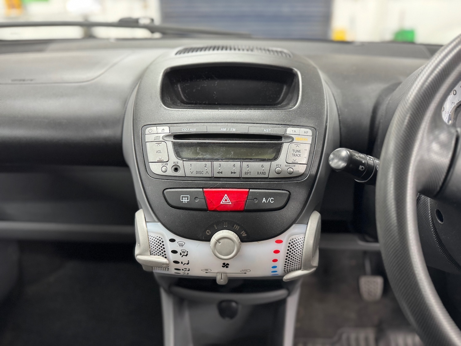 Used Toyota AYGO 2010 for sale - 76166278: Photo 8