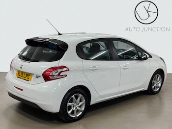 Used Peugeot 208 2015 for sale - 76257585: Photo