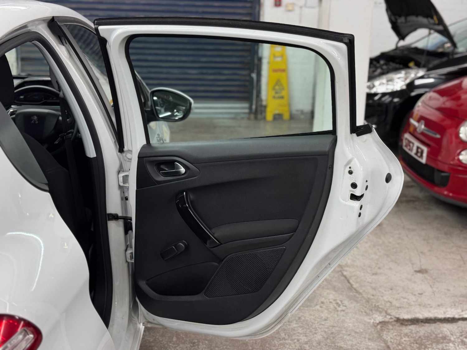 Used Peugeot 208 2012 for sale - 76134566: Photo 13