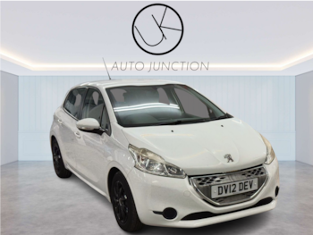 Peugeot - 208
