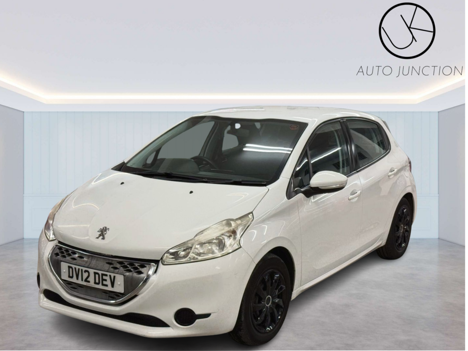 Used Peugeot 208 2012 for sale - 76134566: Photo 2