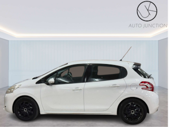 Used Peugeot 208 2012 for sale - 76134566: Photo 3