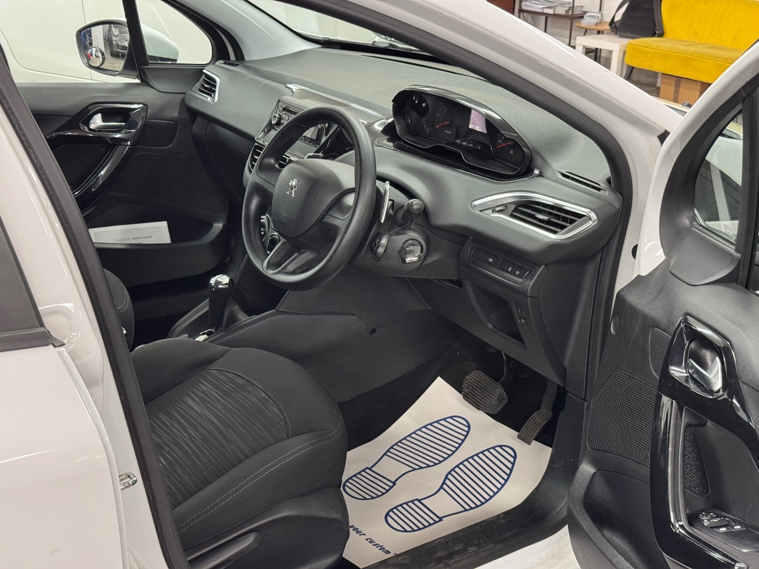Used Peugeot 208 2012 for sale - 76134566: Photo 9