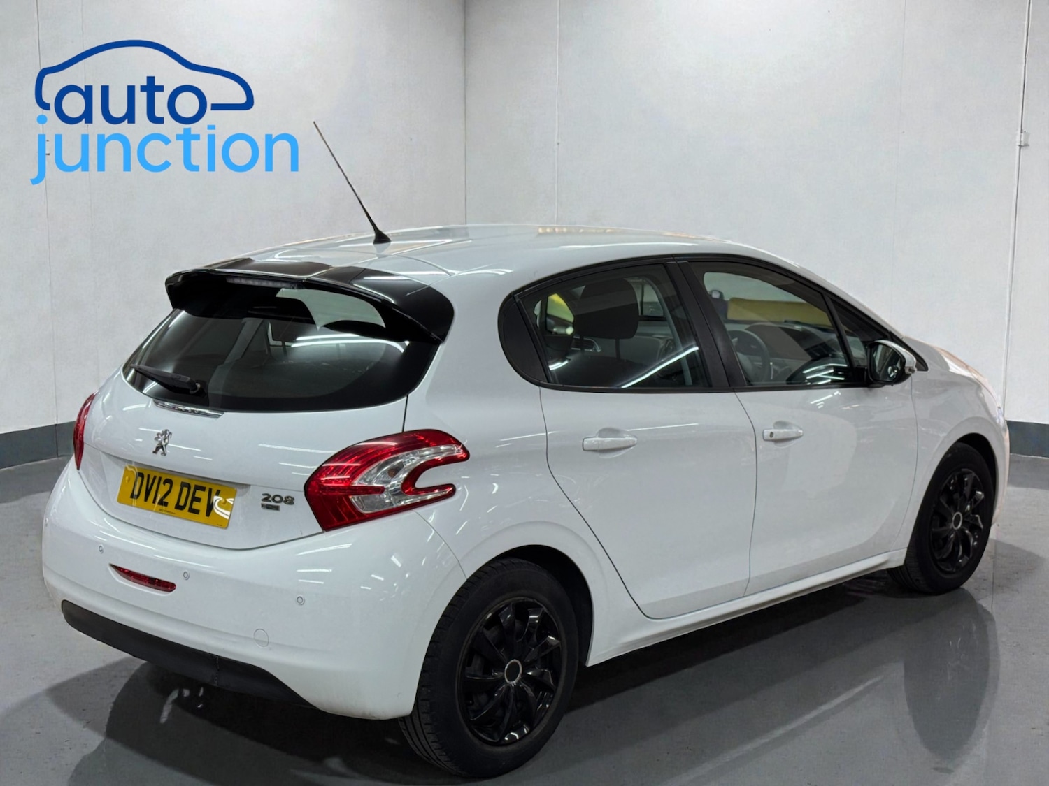 Used Peugeot 208 2012 for sale - 76982820: Photo 5