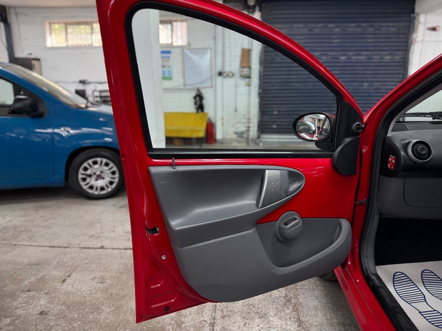 Used Peugeot 107 2011 for sale - 76486005: Photo 14