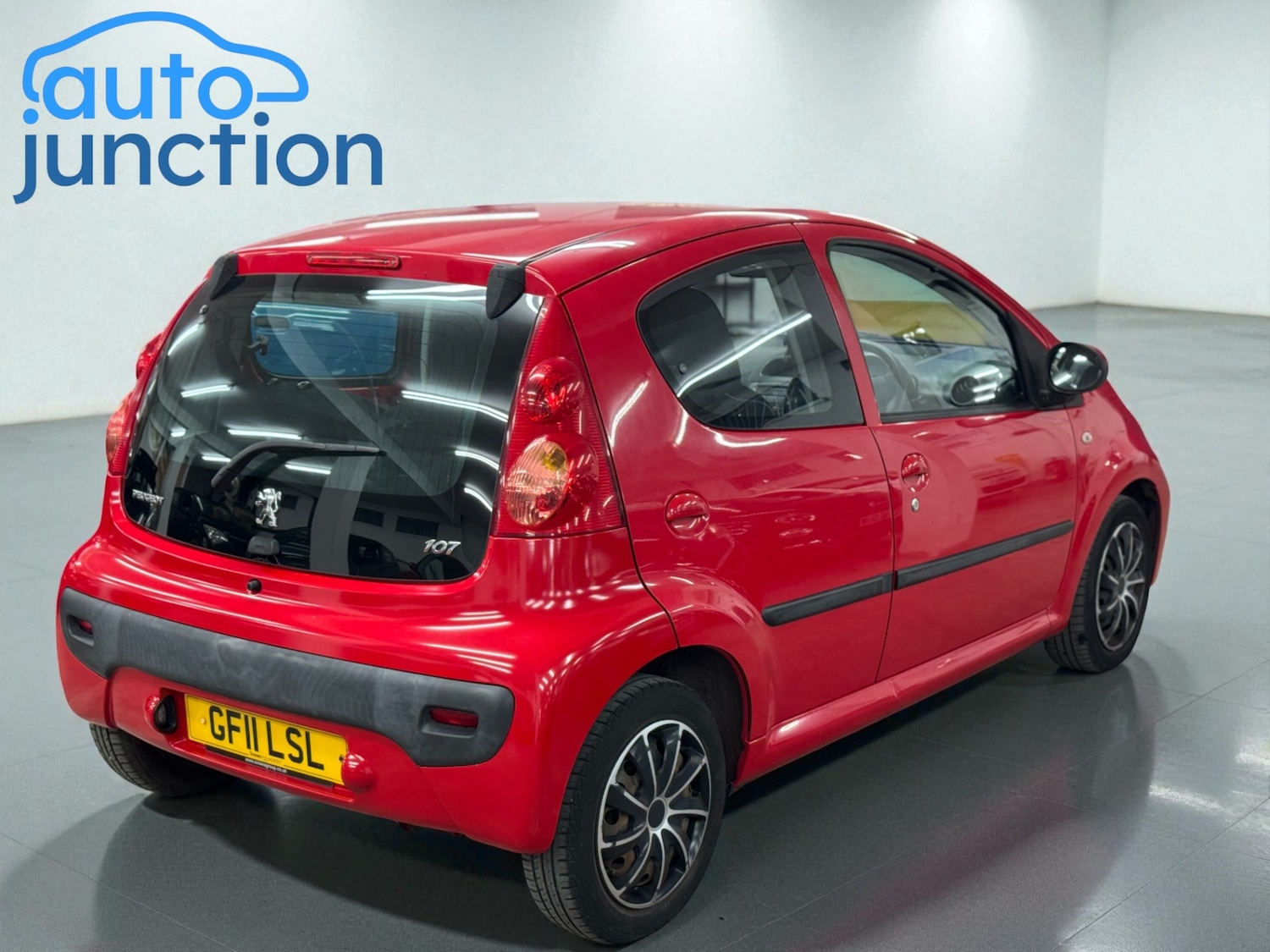 Used Peugeot 107 2011 for sale - 76486005: Photo 3