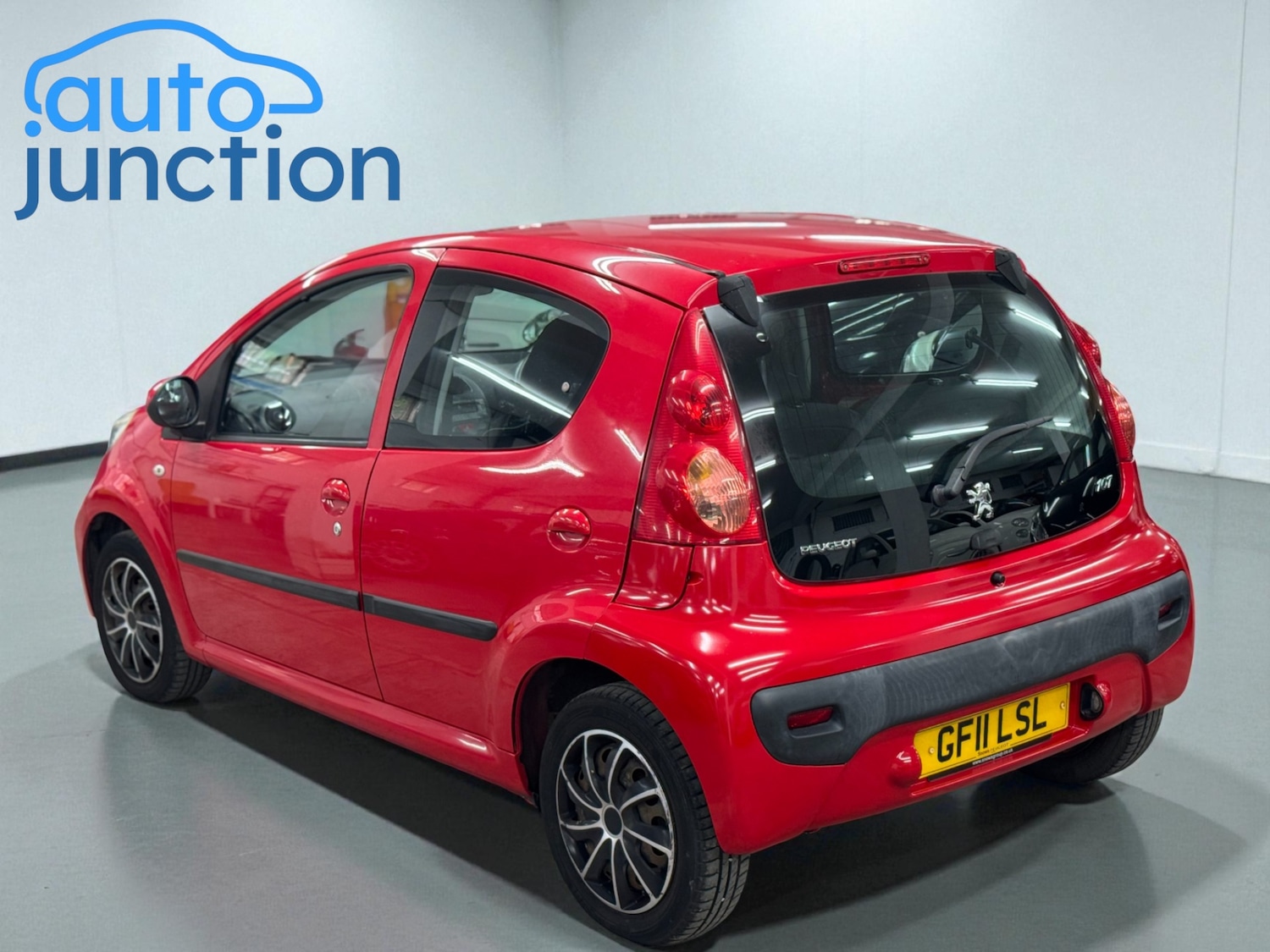 Used Peugeot 107 2011 for sale - 76486005: Photo 4