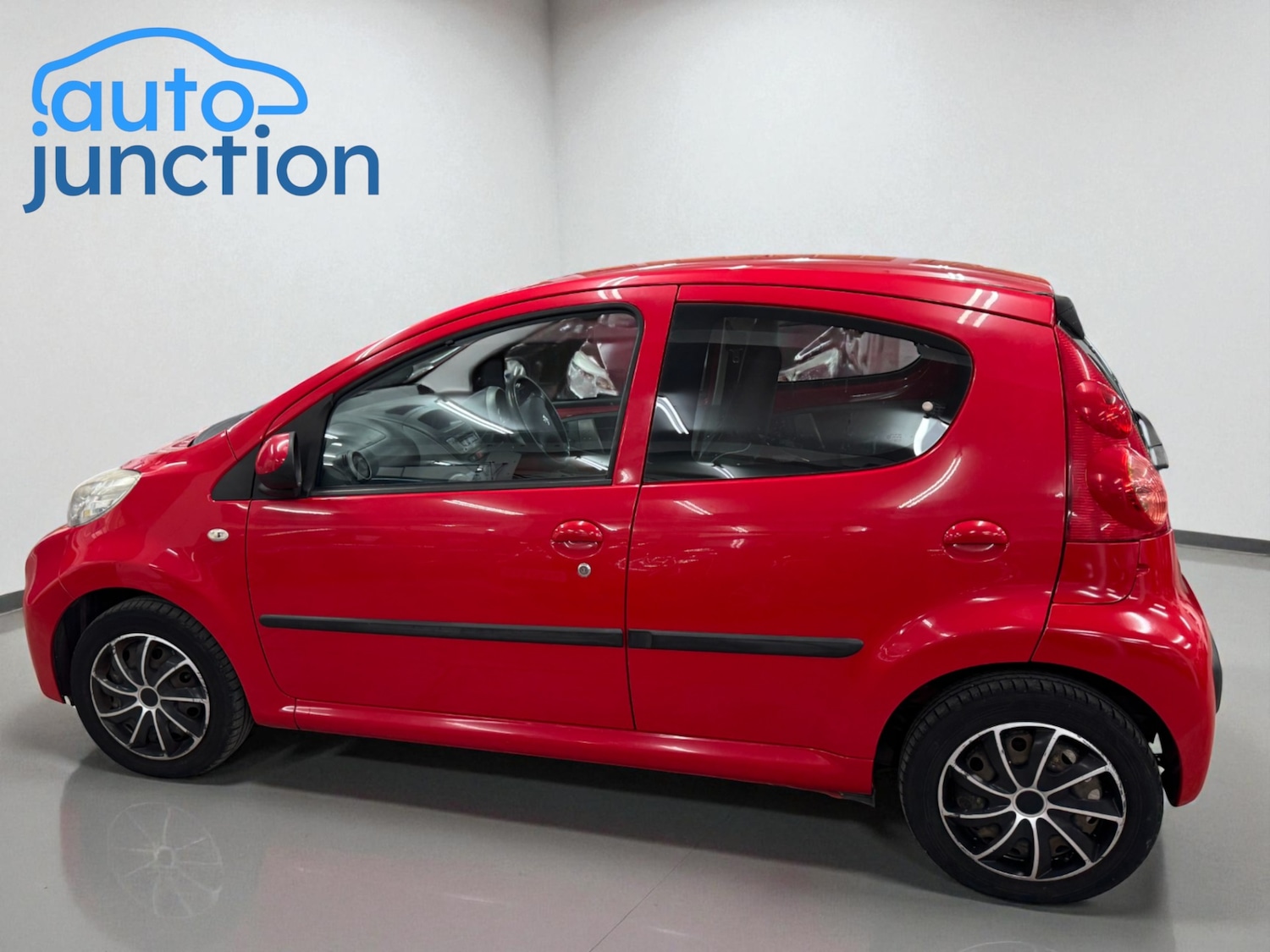 Used Peugeot 107 2011 for sale - 76486005: Photo 5