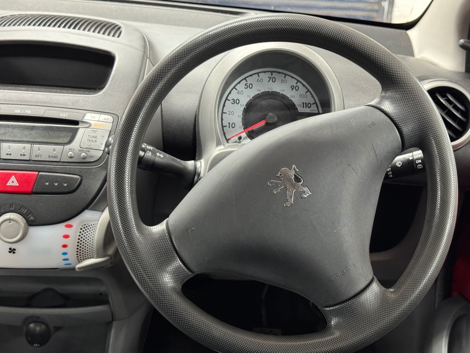 Used Peugeot 107 2011 for sale - 76486005: Photo 8