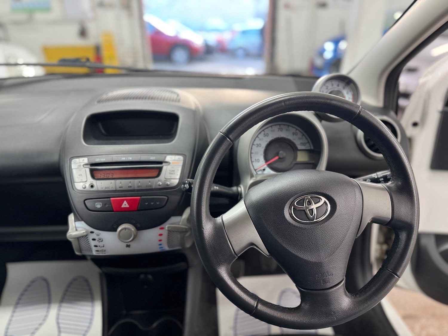 Used Toyota AYGO 2012 for sale - 77160040: Photo 10