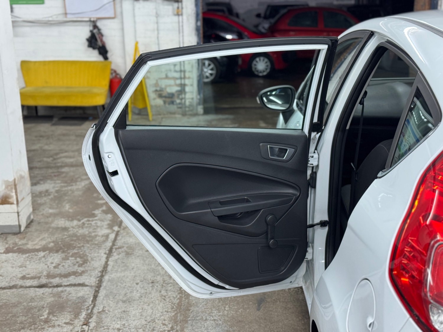 Used Ford Fiesta 2013 for sale - 76982591: Photo 18