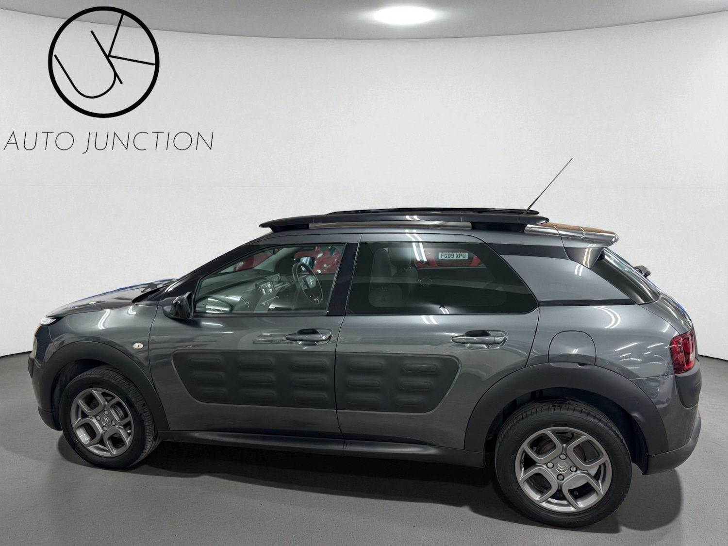 Used Citroen C4 Cactus 2015 for sale - 76407761: Photo 4