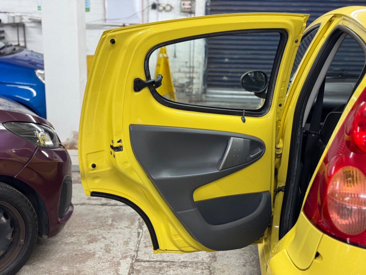 Used Peugeot 107 2010 for sale - 76632618: Photo 15