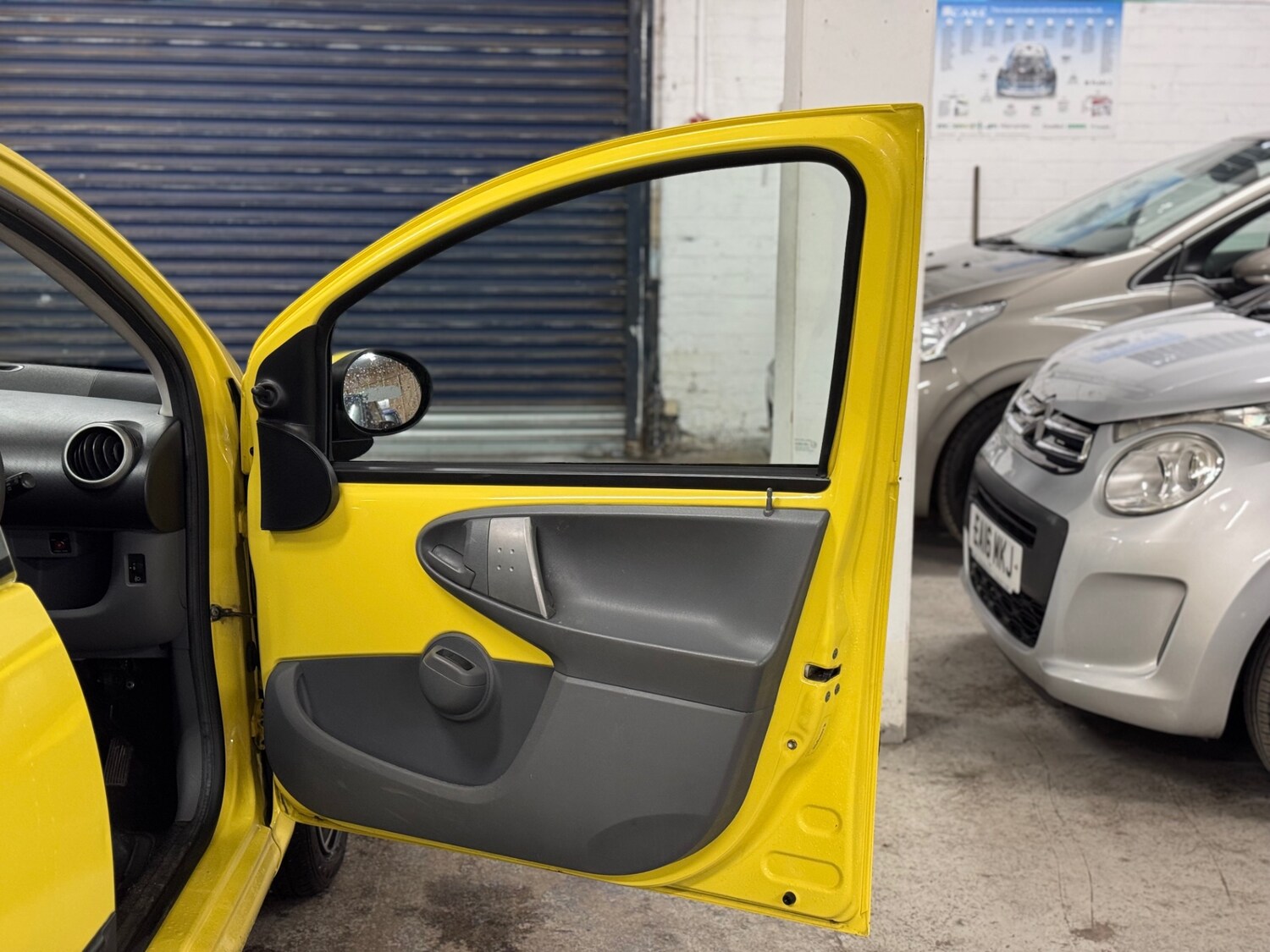 Used Peugeot 107 2010 for sale - 76632618: Photo 16