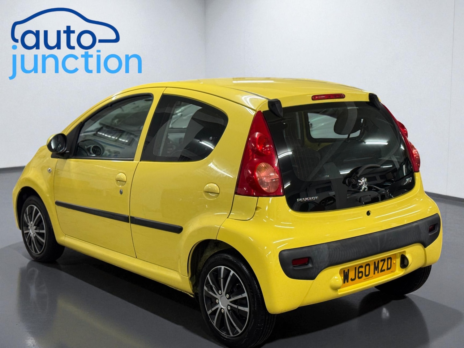 Used Peugeot 107 2010 for sale - 76632618: Photo 6