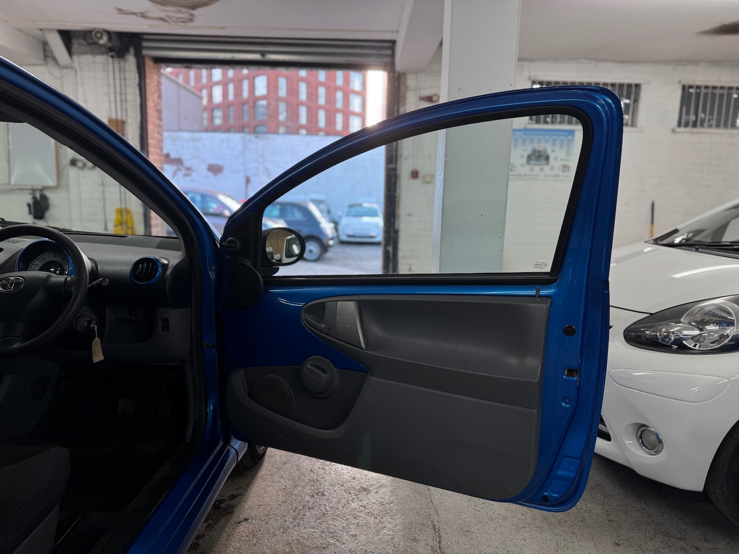 Used Toyota AYGO 2009 for sale - 77323873: Photo 13