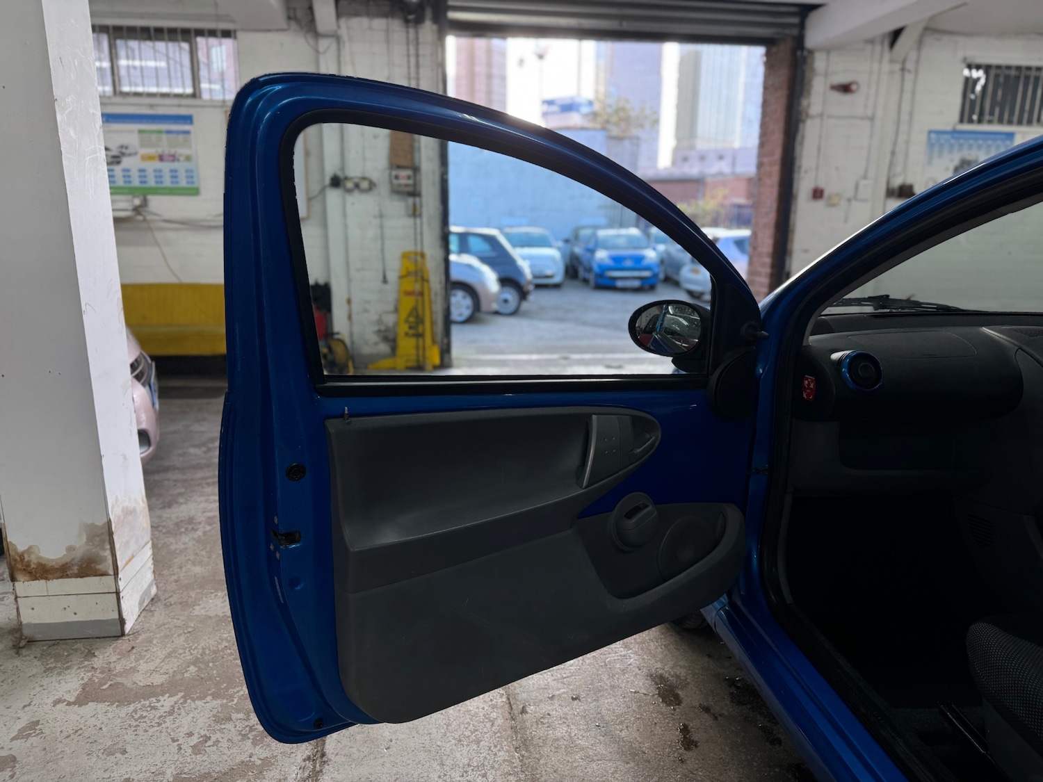 Used Toyota AYGO 2009 for sale - 77323873: Photo 14