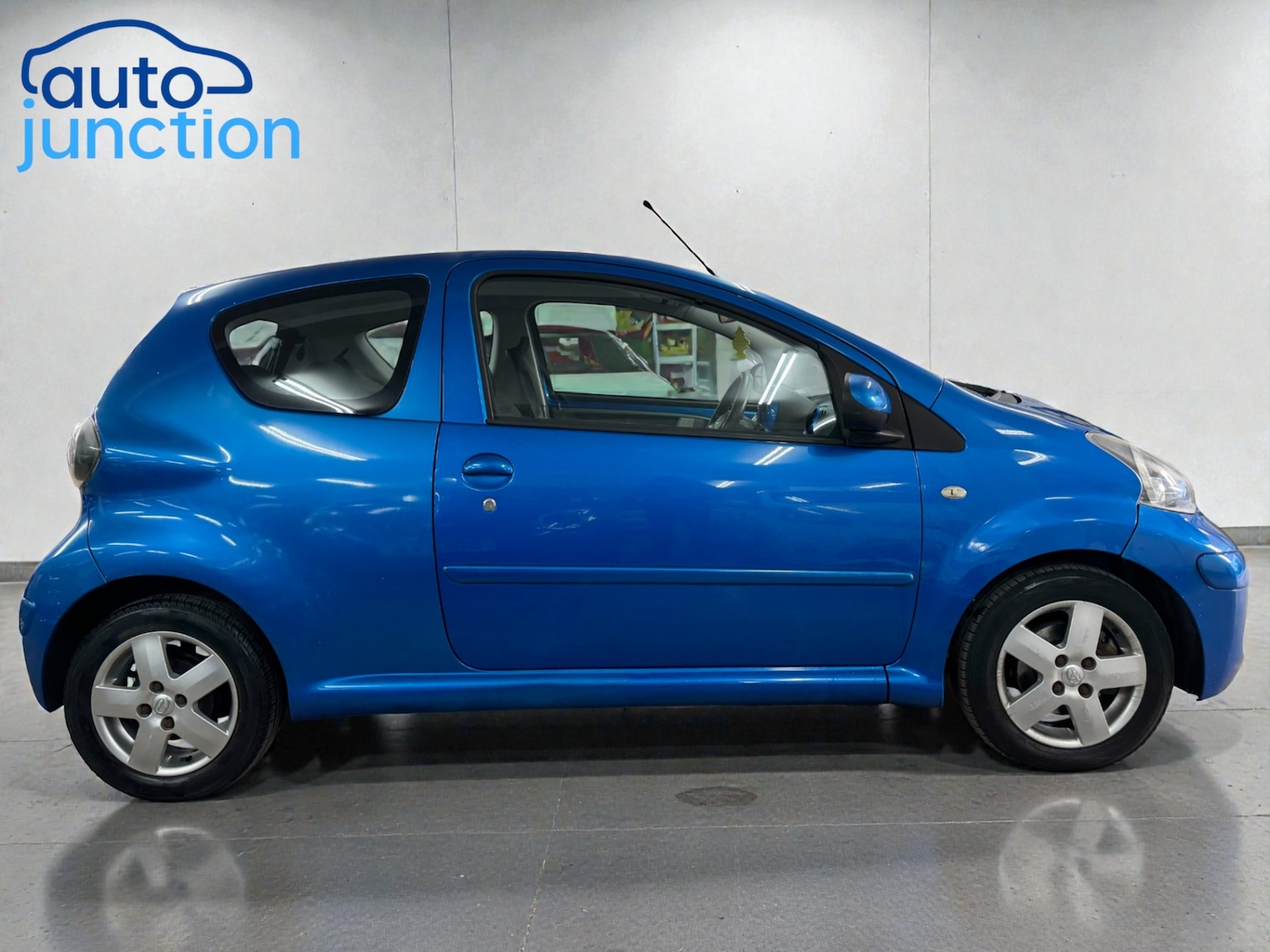 Used Toyota AYGO 2009 for sale - 77323873: Photo 3