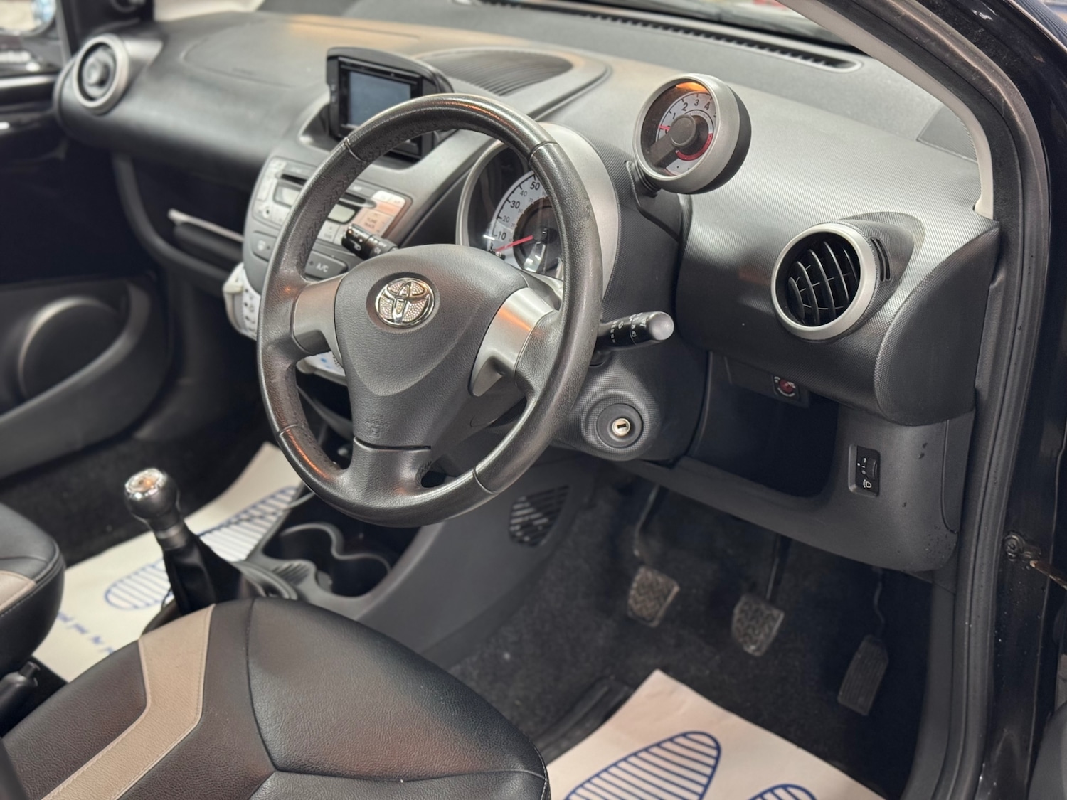 Used Toyota AYGO 2014 for sale - 76389424: Photo 12