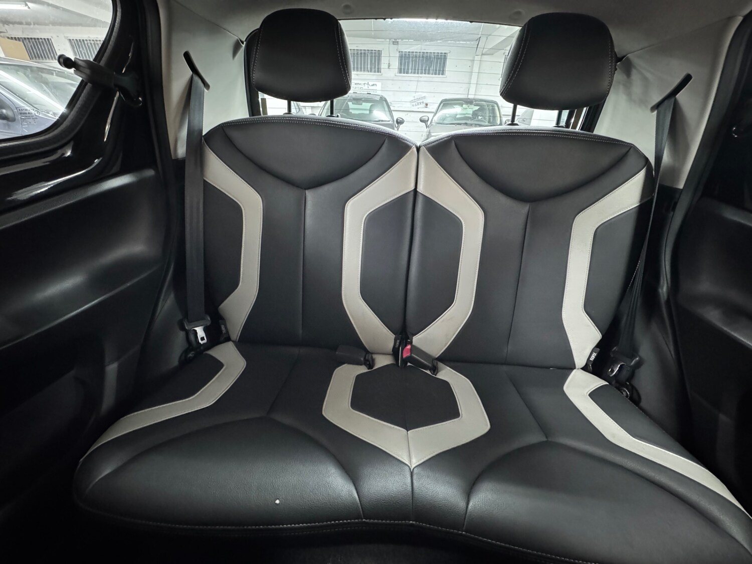 Used Toyota AYGO 2014 for sale - 76389424: Photo 16