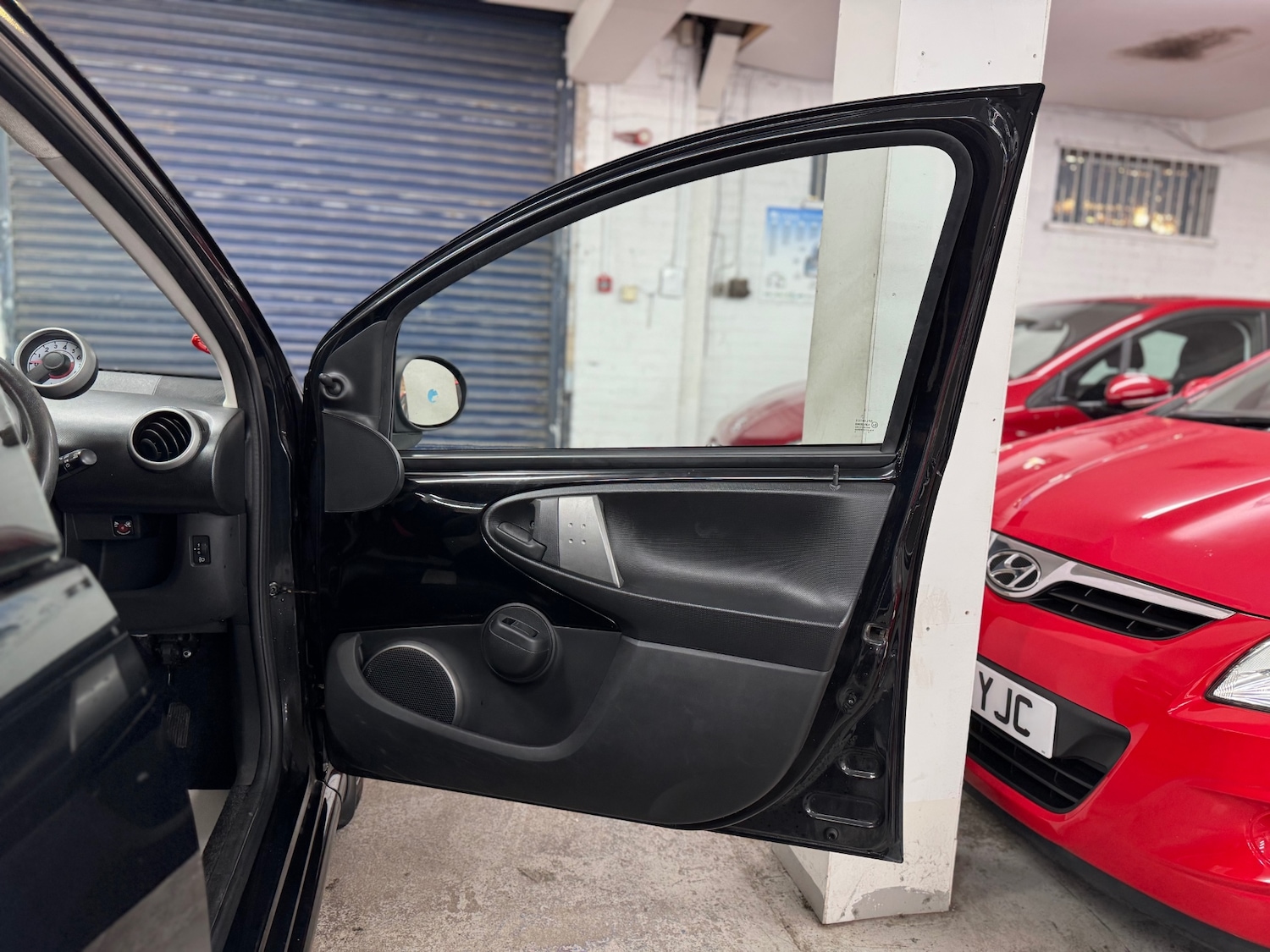 Used Toyota AYGO 2014 for sale - 76389424: Photo 18