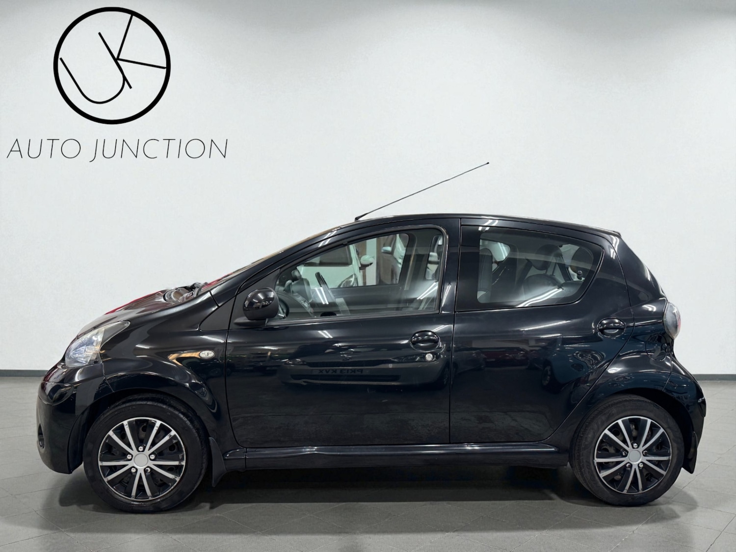 Used Toyota AYGO 2014 for sale - 76389424: Photo 5