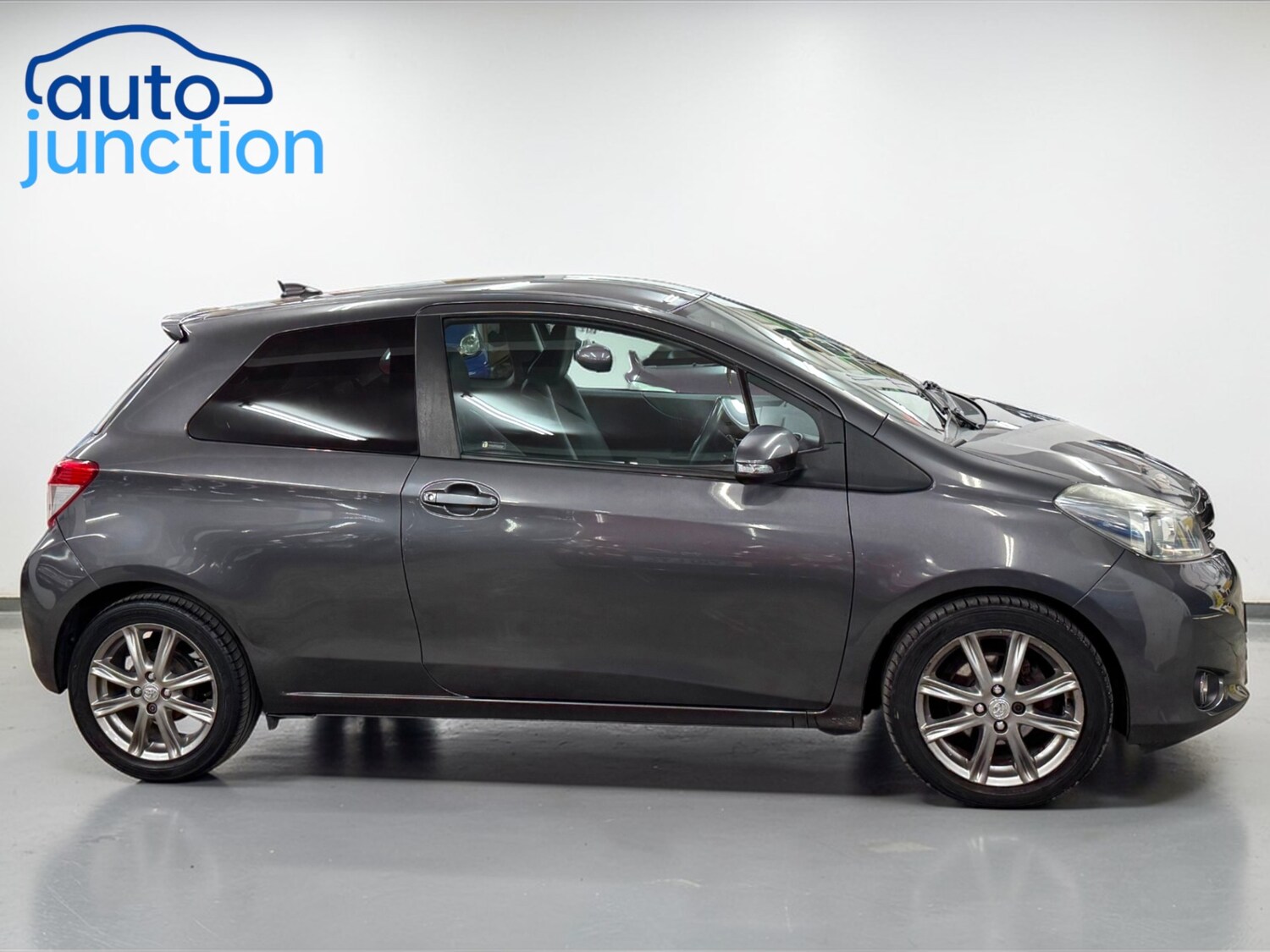 Used Toyota Yaris 2012 for sale - 77962056: Photo 4