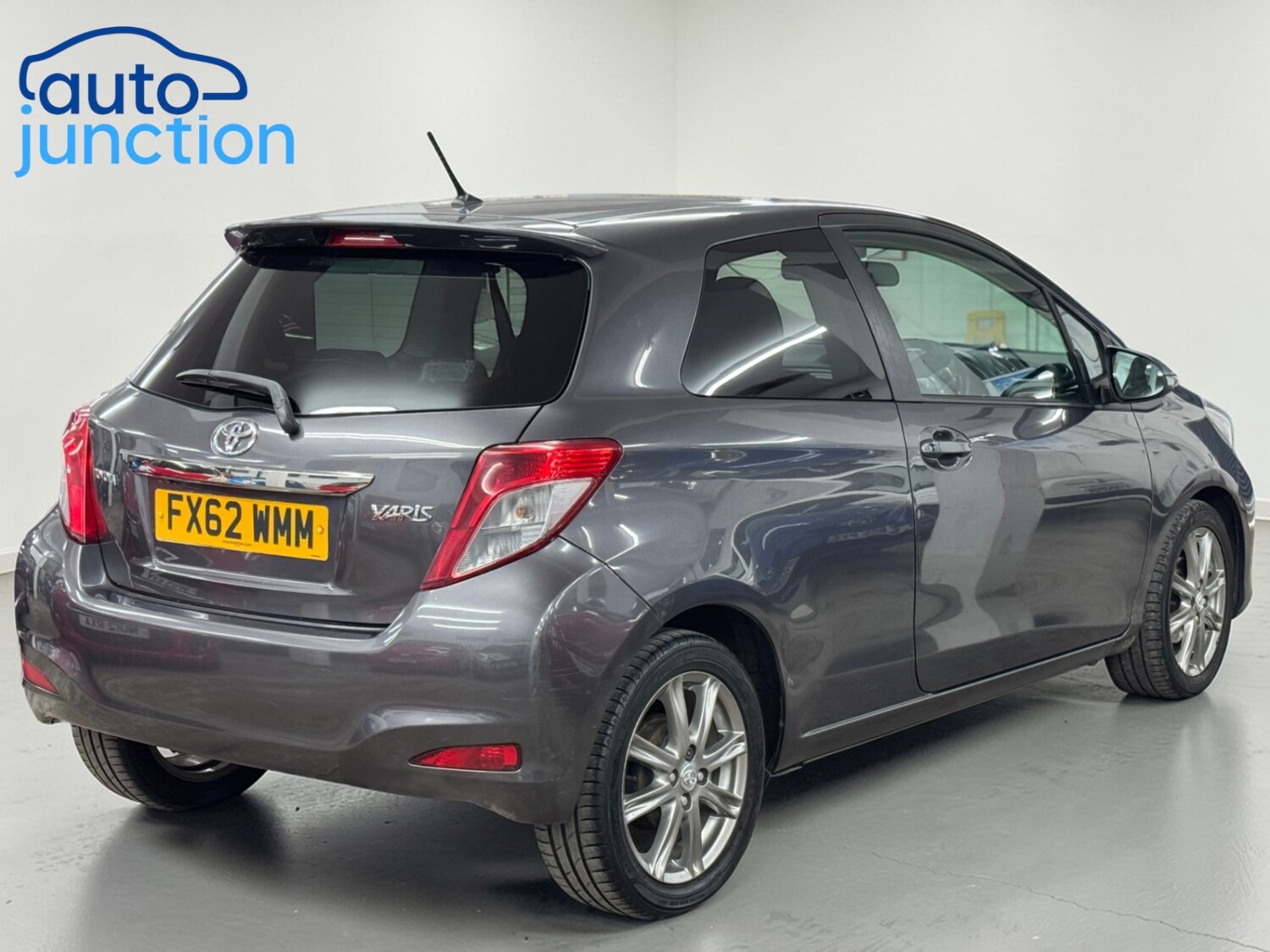 Used Toyota Yaris 2012 for sale - 77962056: Photo 5