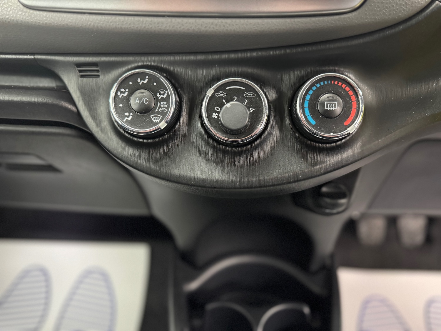 Used Toyota Yaris 2012 for sale - 77367778: Photo 13