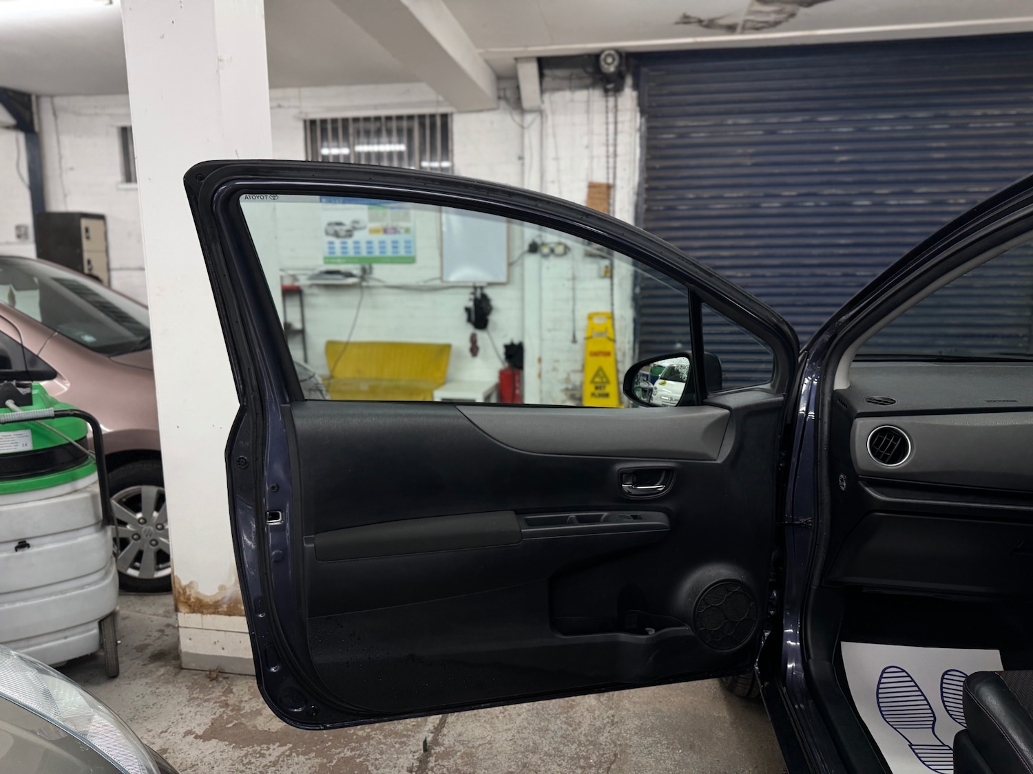 Used Toyota Yaris 2012 for sale - 77367778: Photo 17