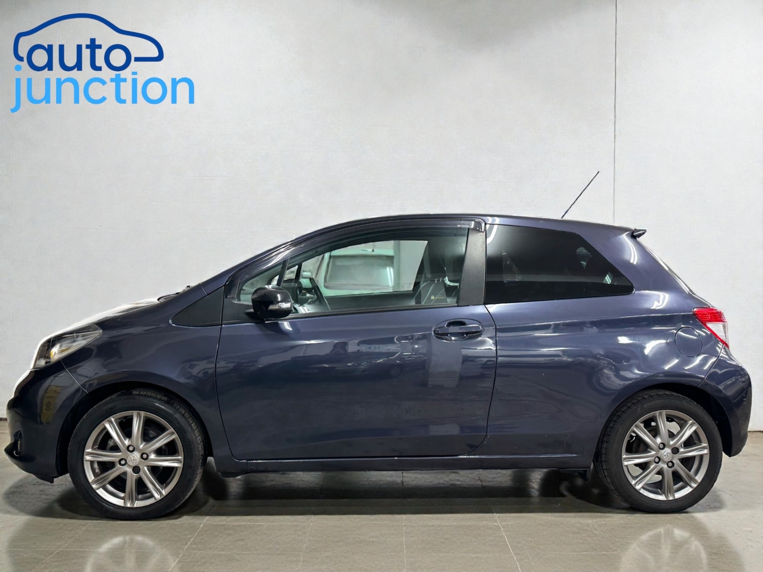 Used Toyota Yaris 2012 for sale - 77367778: Photo 3