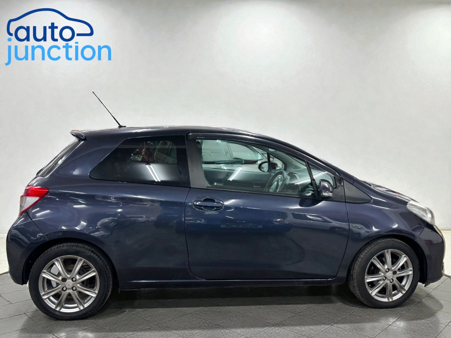 Used Toyota Yaris 2012 for sale - 77367778: Photo 4