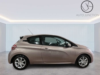 Used Peugeot 208 2013 for sale - 75539384: Photo
