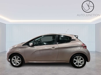 Used Peugeot 208 2013 for sale - 75539384: Photo