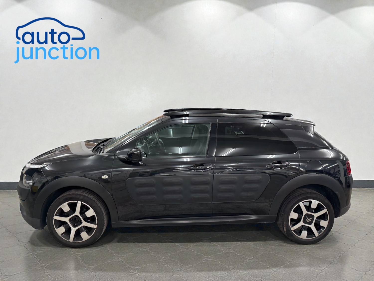 Used Citroen C4 Cactus 2016 for sale - 76982587: Photo 4