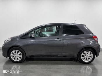 Used Toyota Yaris 2012 for sale - 79690487: Photo