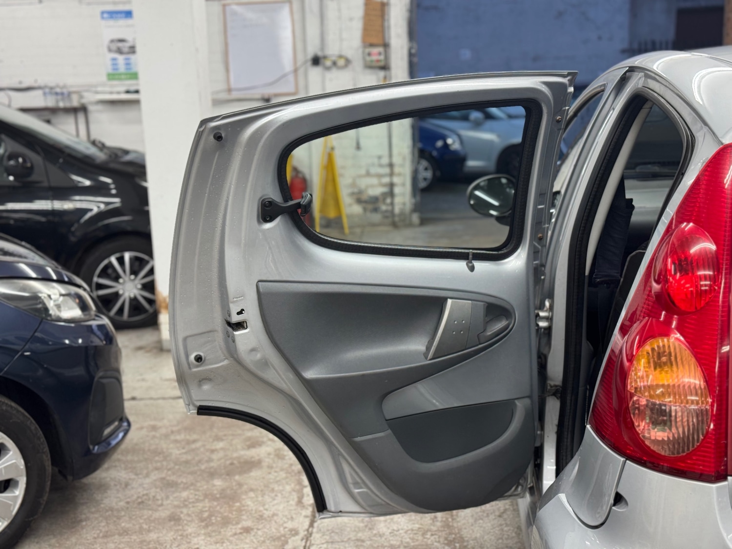 Used Peugeot 107 2009 for sale - 76919731: Photo 14