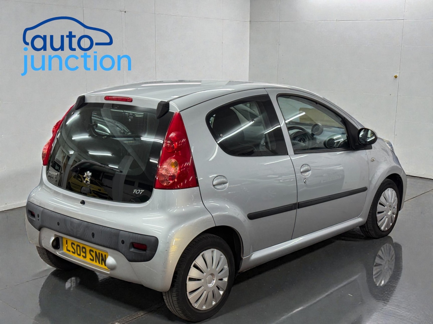 Used Peugeot 107 2009 for sale - 76919731: Photo 4