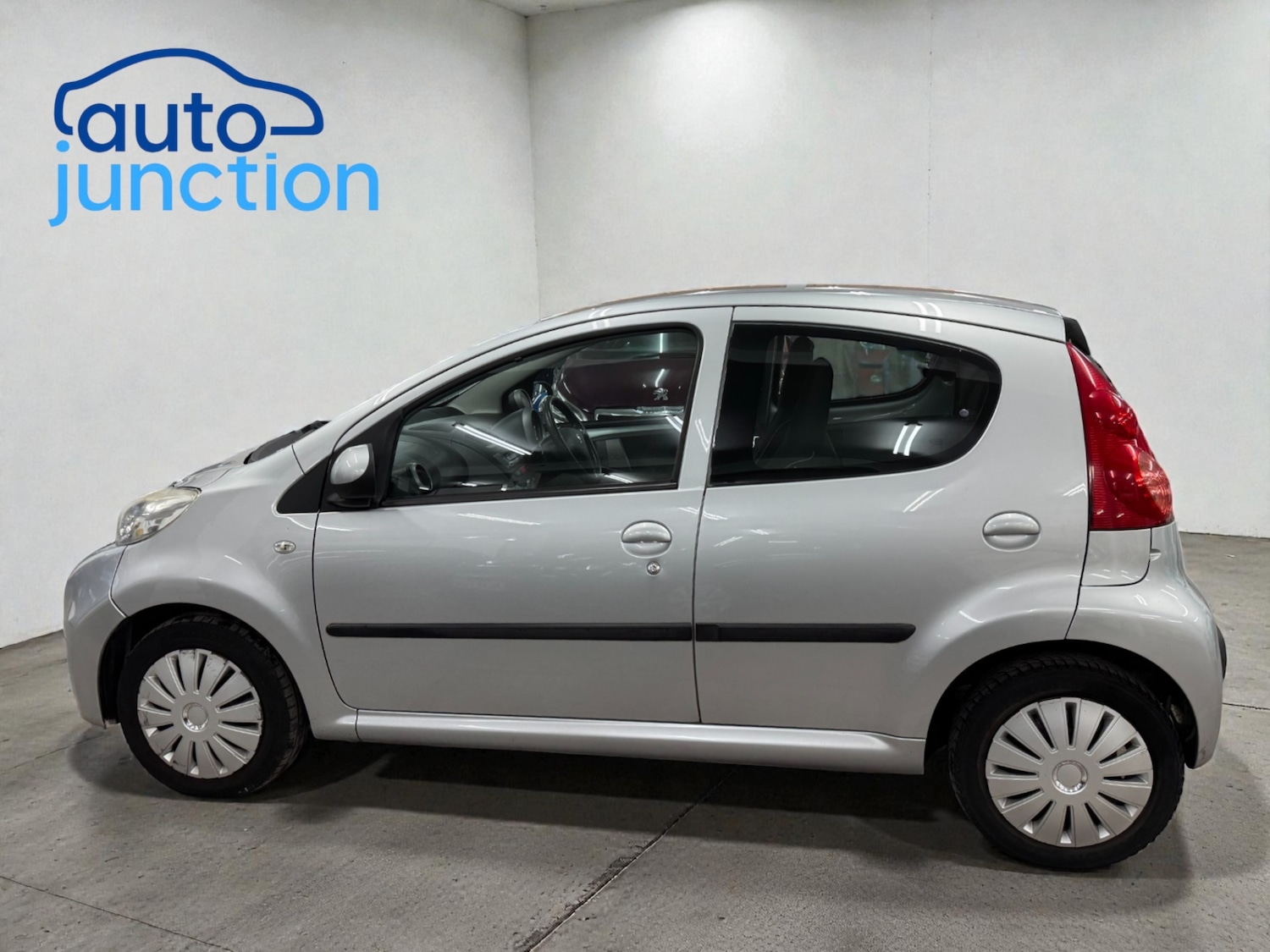 Used Peugeot 107 2009 for sale - 76919731: Photo 6