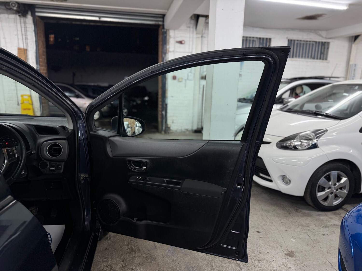 Used Toyota Yaris 2013 for sale - 77403841: Photo 15